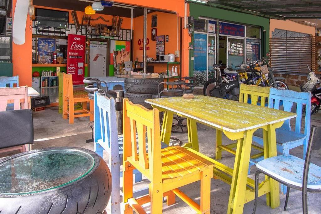 بيت شباب أوه واي أوه 586 فوكيت Phuket المظهر الخارجي الصورة