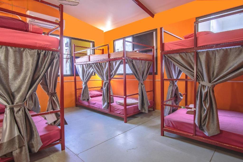 بيت شباب أوه واي أوه 586 فوكيت Phuket المظهر الخارجي الصورة